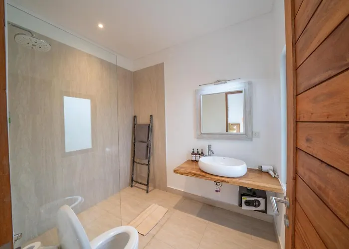 Anna - Stylish 3br Brand New In